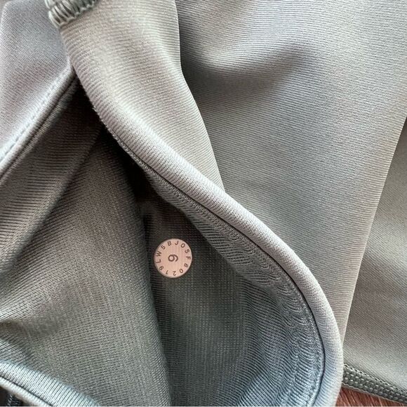 Lululemon Train times leggings high Rise mesh side panel women’s size 6 - Picture 10 of 12